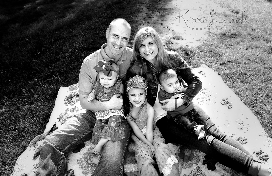 KERRI LEACH PHOTOGRAPHY-EVANSVILLE IN FAMILY PHOTOGRAPHER-EVANSVILLE PHOTOGRAPHER