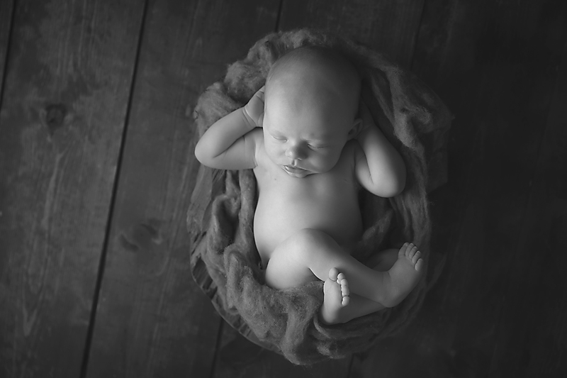 Kerri Leach Photographer | Evansville, IN newborn photographer | Newborn photography