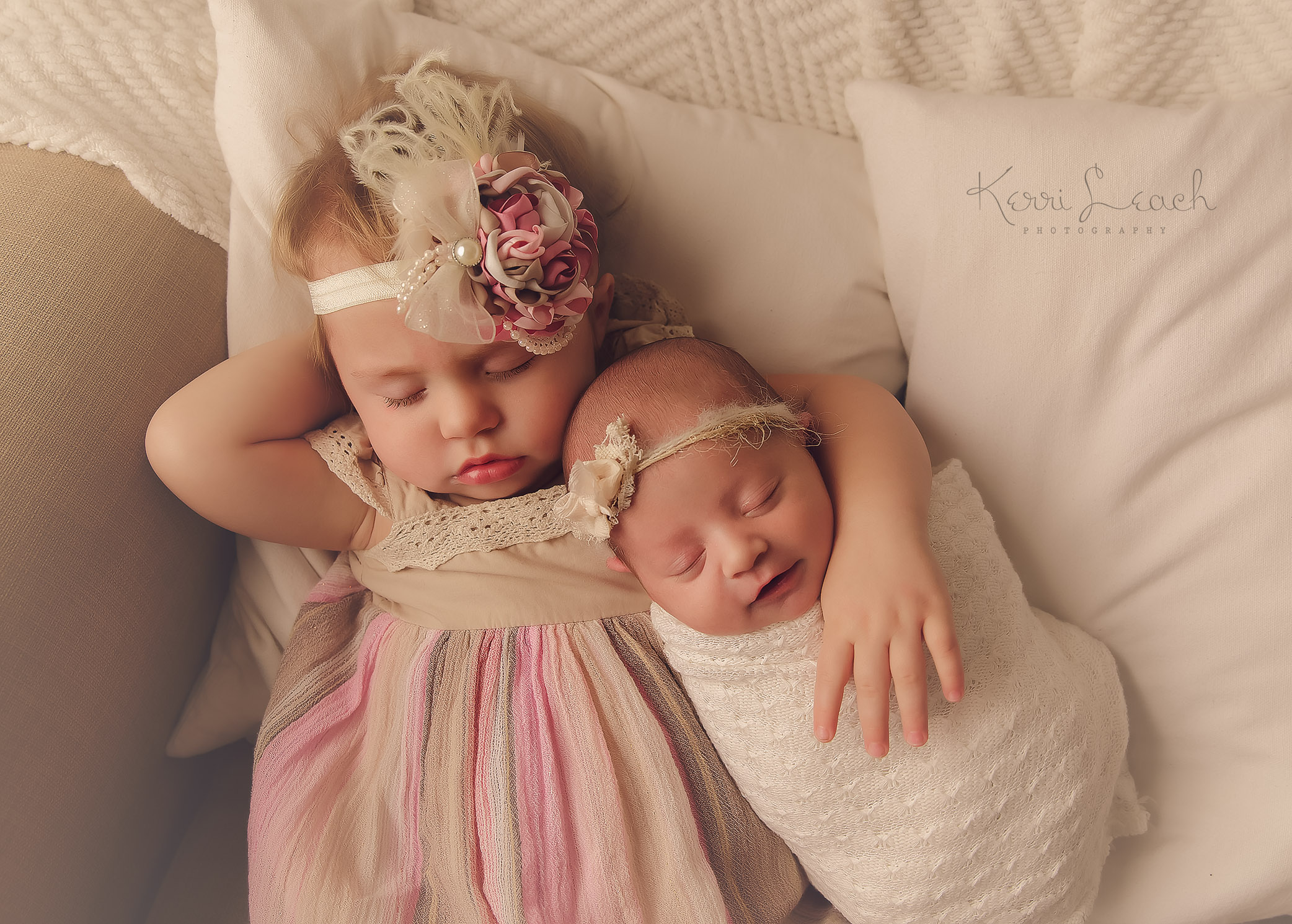 Kerri Leach Photography-newborn session-newborn photographer Evansville, IN-newborn photographer Indiana-newborn session poses-sibling newborn