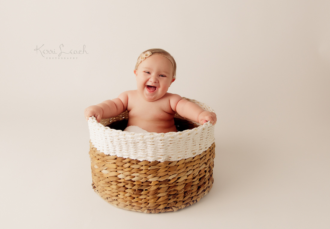 Kerri Leach Photography-Evansville IN newborn, baby and family photographer-6 month milestone studio session-6 month milestone-6 month session