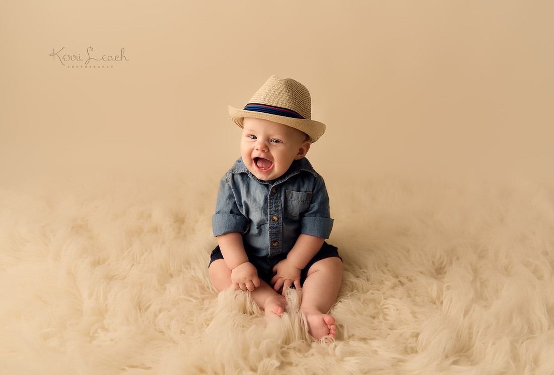 Kerri Leach Photography-6 month session-6 month milestone-milestone session Evansville IN-Evansville IN newborn and baby photographer