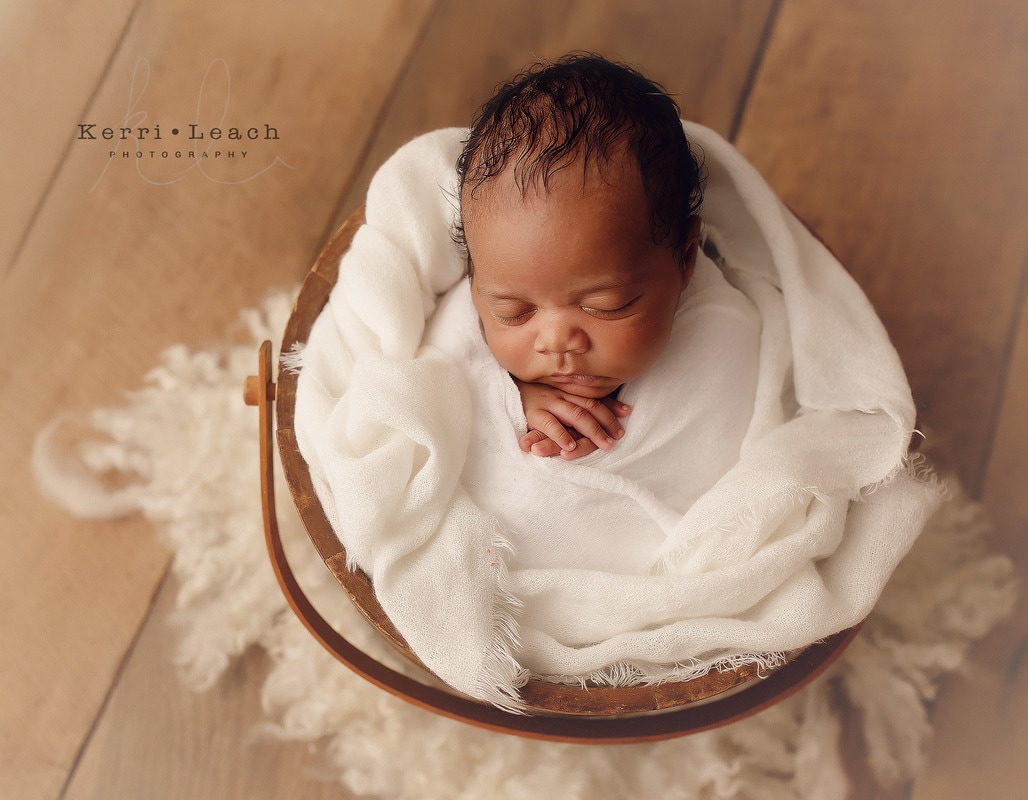 Newborn prop poses | Newborn poses | Newborn photography | Kerri Leach Photography | Evansville, IN newborn photographer | Newburgh photographer