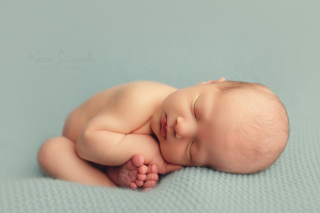 Indiana newborn photographer-Newborn poses-Newborn session Evansville, IN-Evansville newborn photographer-Indiana newborn photographer