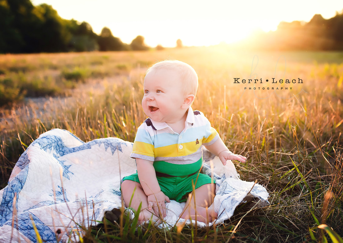 6 month milestone session | outdoor milestone session | baby photographer | Kerri Leach Photography | Evansville, Indiana photographer | Owensboro area photographer