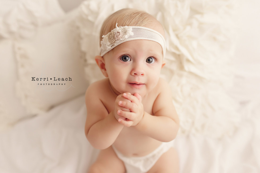 Kerri Leach Photography | 9 month milestone session | 9 months old | Evansville, IN photographer