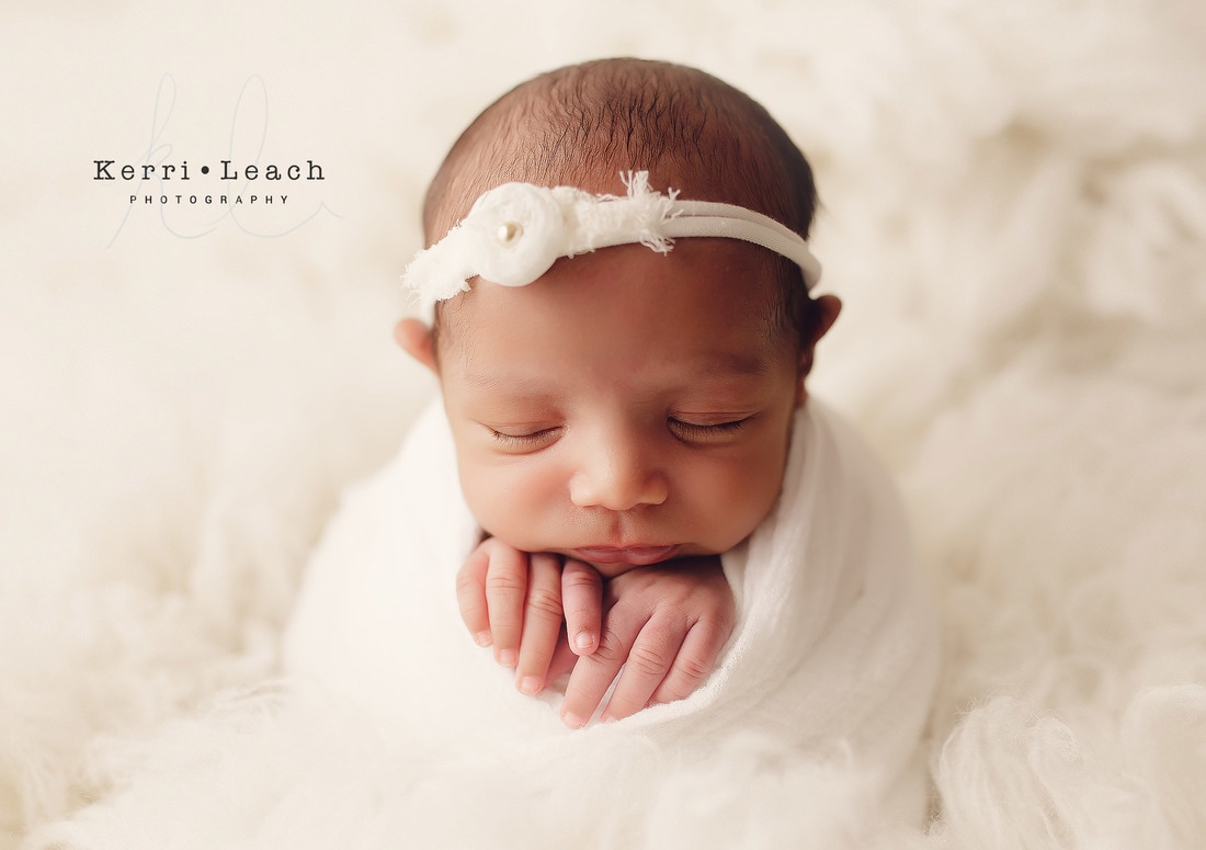 Kerri Leach Photography | Newborn photographer Evansville, IN | Indiana newborn photographer | Newborn posing | Newborn wrapping | Potato sack pose