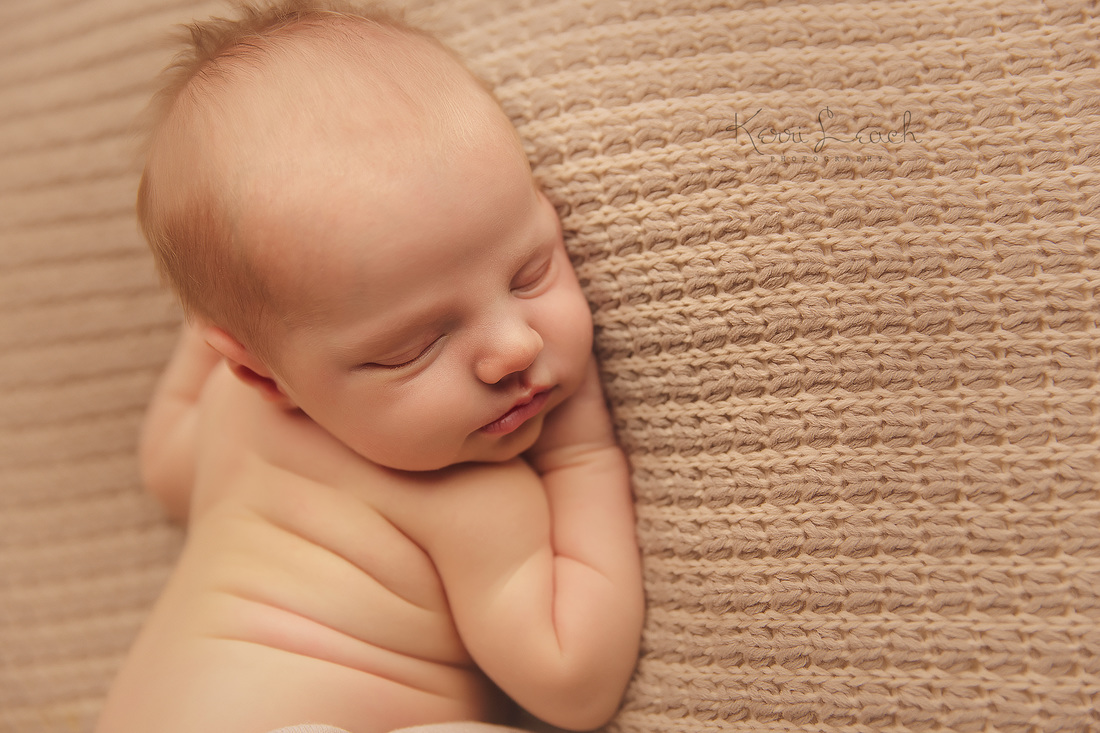 Kerri Leach Photography-Evansville IN newborn photographer-Newborn poses-Newborn p