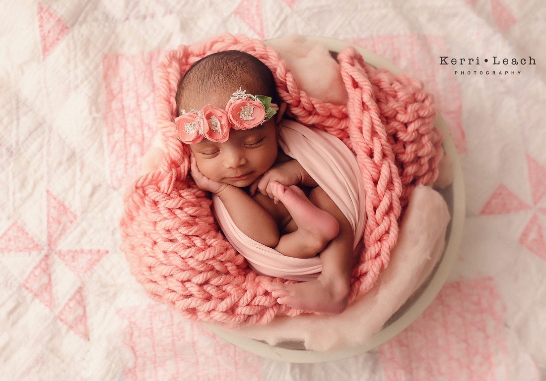 Kerri Leach Photography | Newborn photographer Evansville, IN | Indiana newborn photographer | Newborn posing | Newborn wrapping
