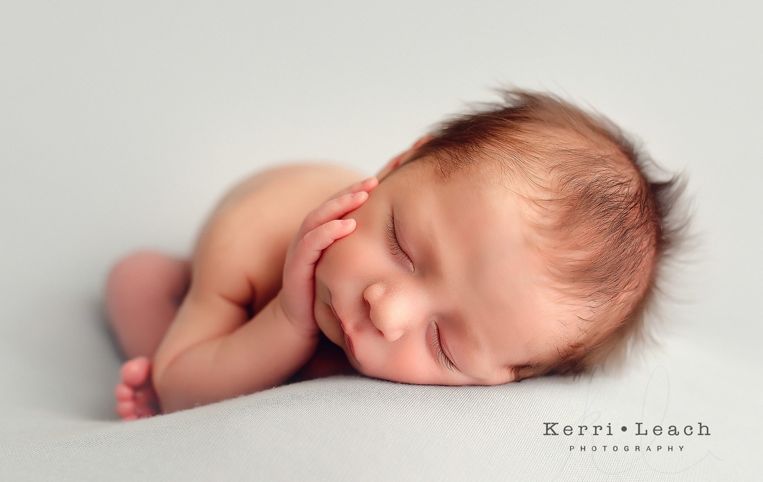 Kerri Leach Photography | Newborn session | Newborn posing ideas | Newborn photographer Indiana | Evansville, IN newborn photographer