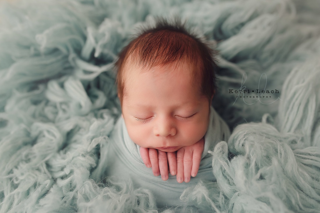 Kerri Leach Photography | Newborn session | Newborn posing ideas | Newborn photographer Indiana | Evansville, IN newborn photographer | Potato sack pose