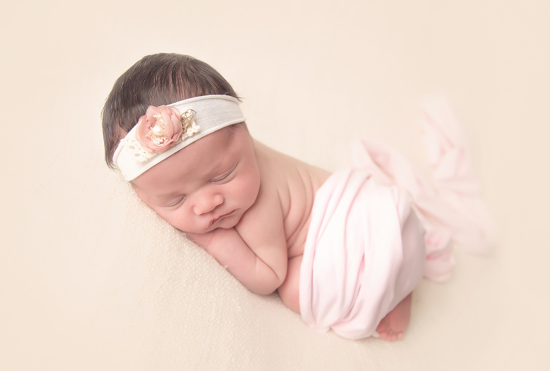 Evansville IN newborn photographer