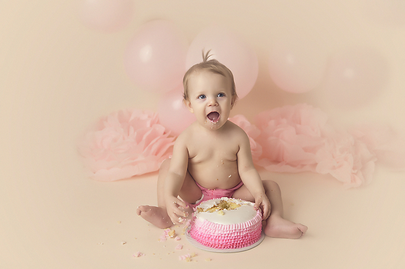Kerri Leach Photography | Evansville IN child photographer | child photographer | cake smash evansville