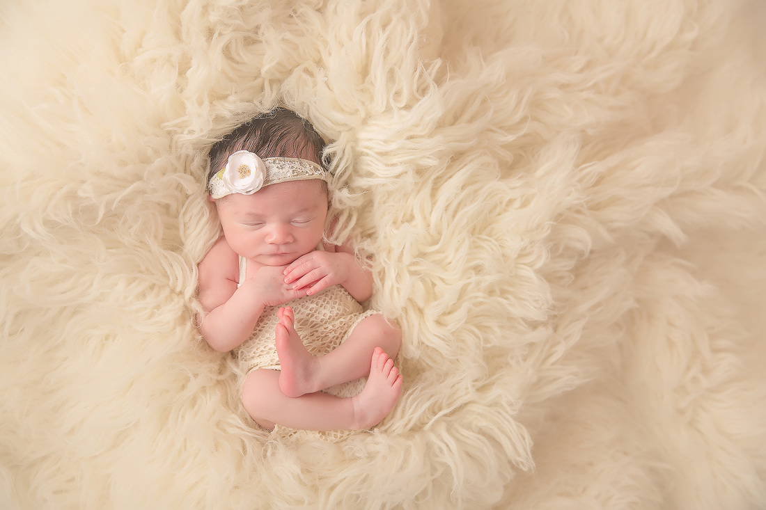 Kerri Leach Photography | Evansville, IN newborn photographer | Newborn photography