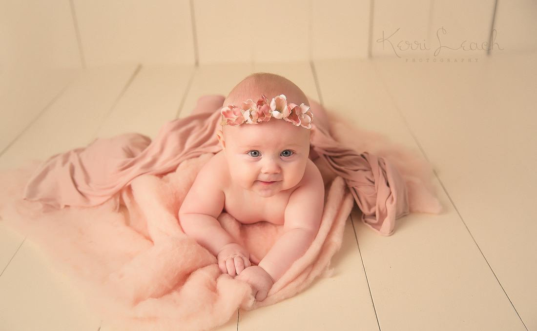 Kerri Leach Photography |Evansville IN | Newborn Photographer | Milestone Photographer | Evansville Photographer
