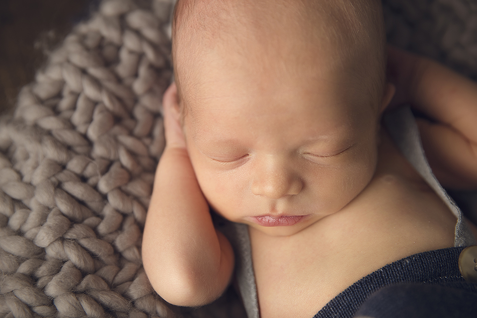 Kerri Leach Photography | Evansville, IN newborn photographer | newborn photography