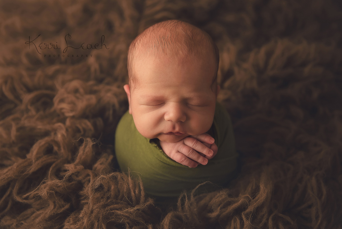 Kerri Leach Photography-Evansville IN newborn photographer-Evansville newborn photographer-potato sack pose