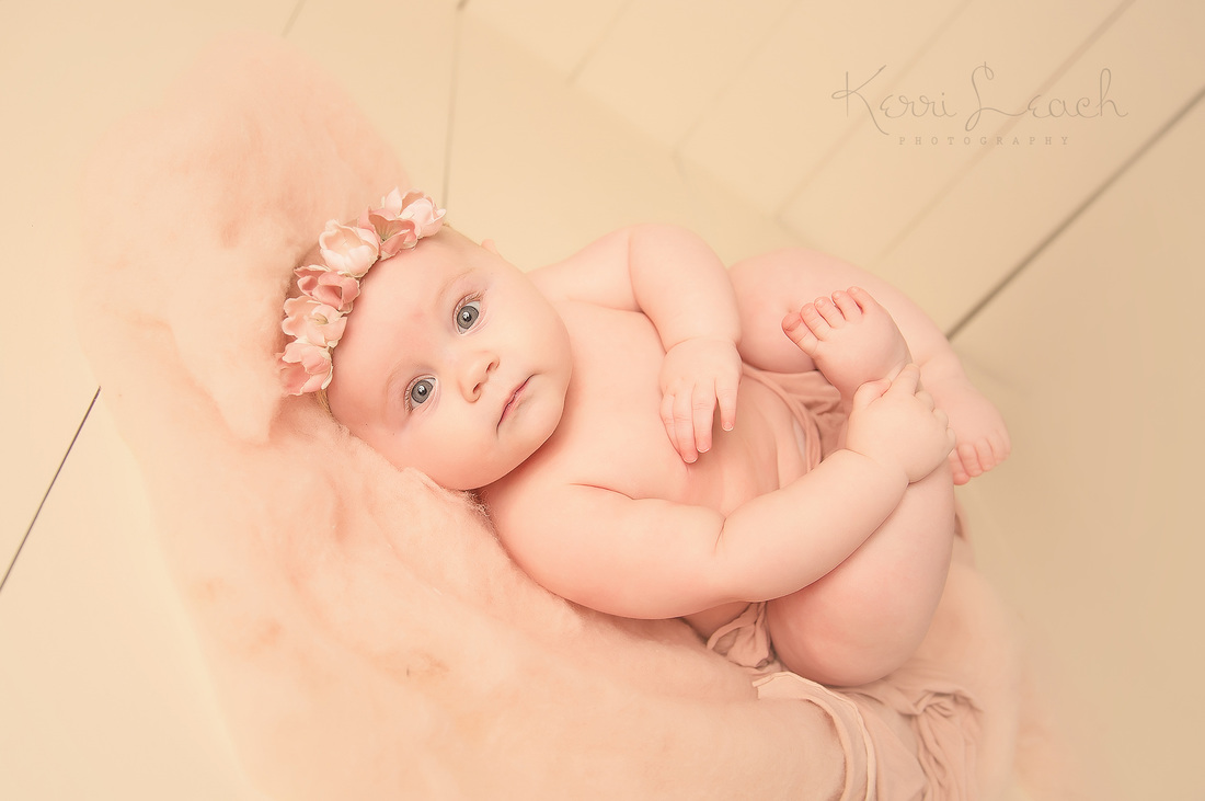 Kerri Leach Photography| Evansville IN | Newborn Photographer | Milestone Photographer | Evansville Photographer