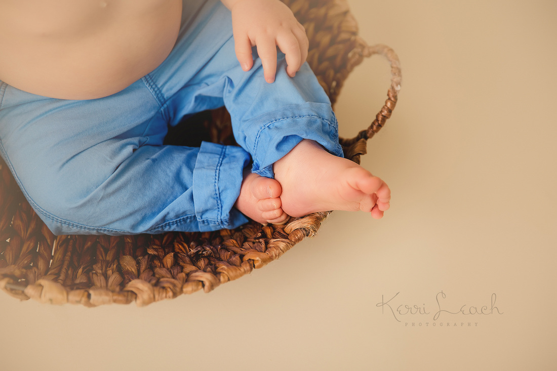 Kerri Leach Photography-Evansville IN newborn, child & family photographer-Evansville IN photographer