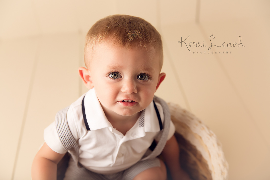 KERRI LEACH PHOTOGRAPHY-1 YEAR SESSION-1 YEAR SESSION PHOTO IDEAS-EVANSVILLE IN PHOTOGRAPHER