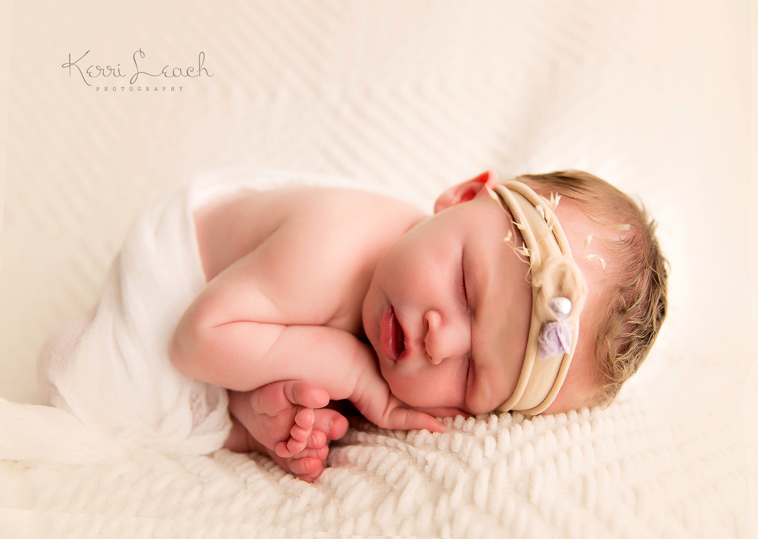 Kerri Leach Photography-Newborn photographer Evansville IN-Newborn poses-Newborn photography ideas-Womb pose