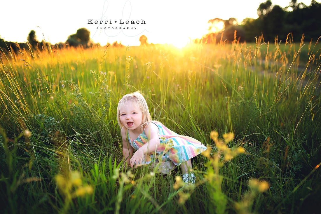 Kerri Leach Photography | Outdoor family session | Golden hour | Family session Evansville Indiana | Family session Owensboro area | Indiana photographer