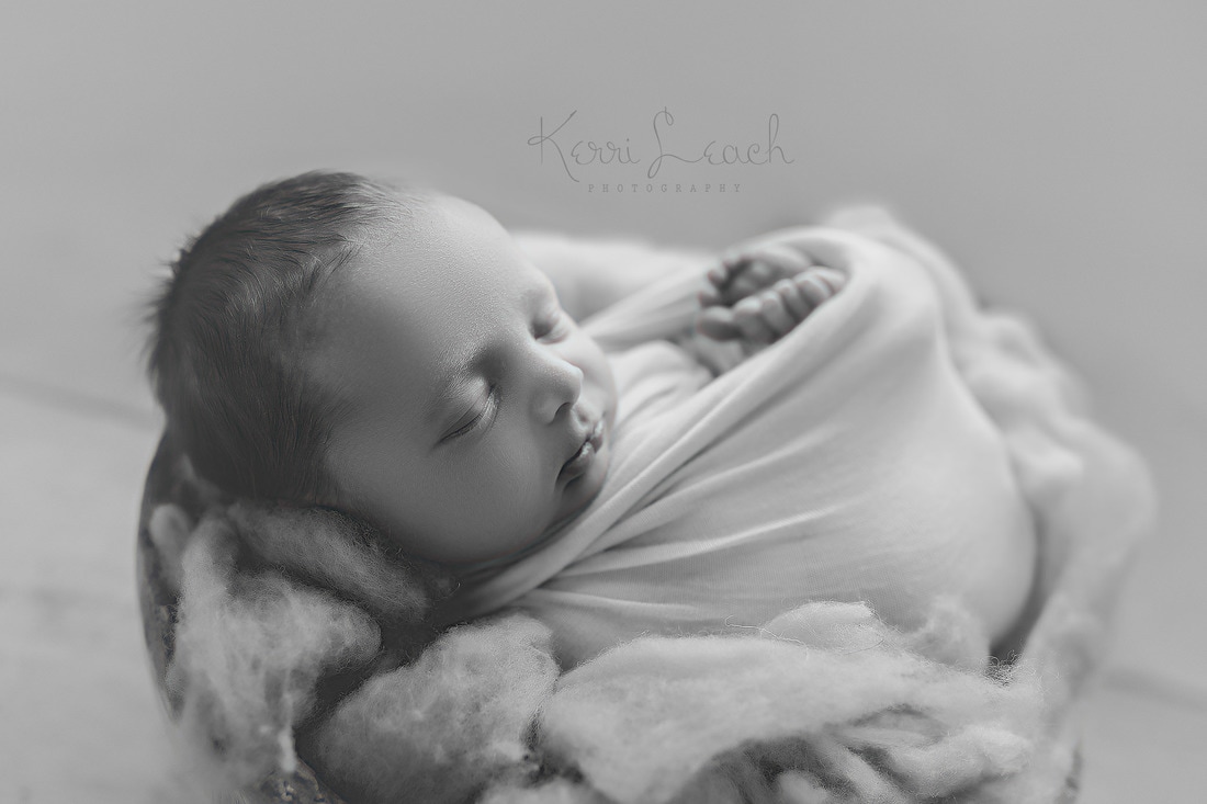 Newborn session Evansville, IN-Evansville IN Newborn photographer-Indiana newborn photographer-Newborn photography poses