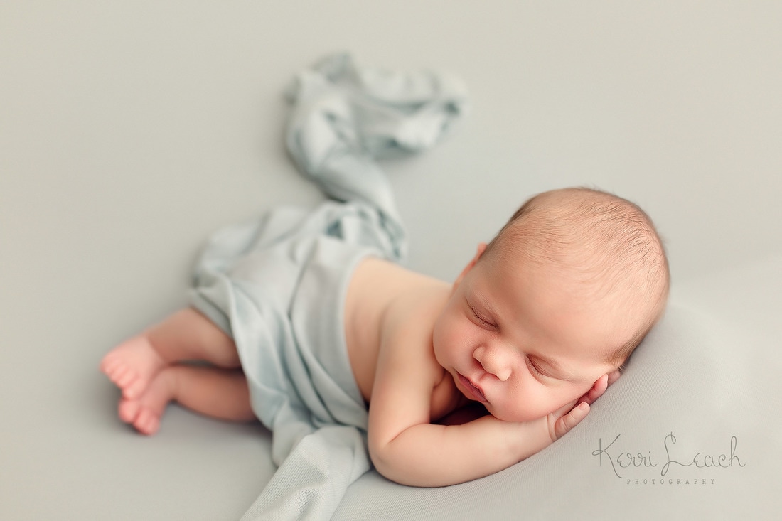 Evansville, IN newborn photographer | Newburgh, IN newborn photographer | Newborn photographer southern Indiana | Newborn poses | Kerri Leach Photography