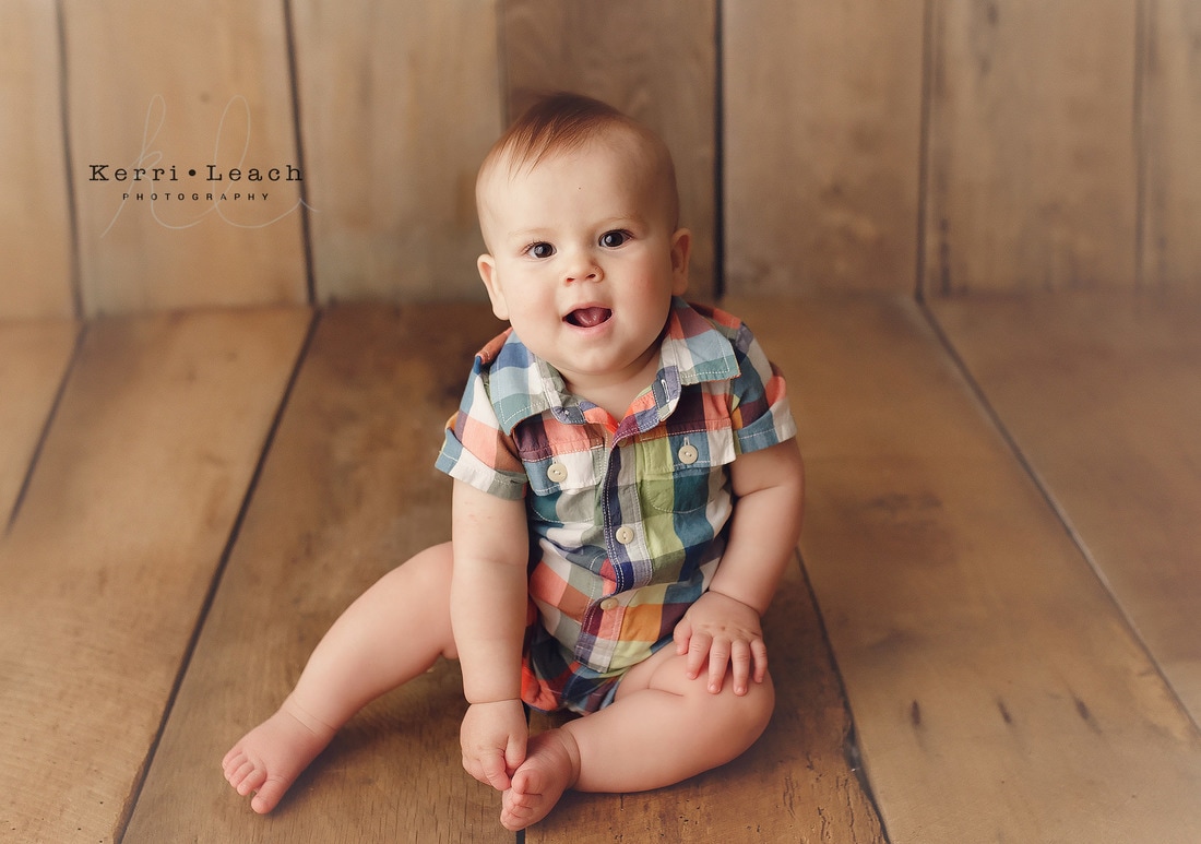 Milestone session ideas | Milestone session poses | 9 month session poses | 9 months old | Kerri Leach Photography | Newburgh, IN photography studio | Indiana photographer | Evansville, IN baby photographer