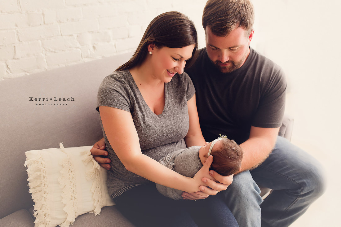 Parent posing|Newborn prop posing | Newborn photographer Newburgh, IN | Newborn photographer Evansville, IN | Indiana newborn photographer