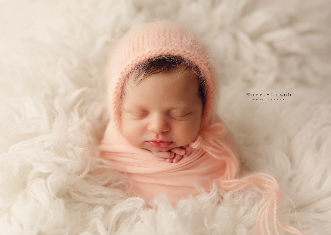 Newborn poses | Newborn pose ideas | Newborn photography | Kerri Leach Photography | Newborns | Newborn potato sack pose | Potato sack | Newborn prop poses | Newborn wrap ideas | Newborn wrapping
