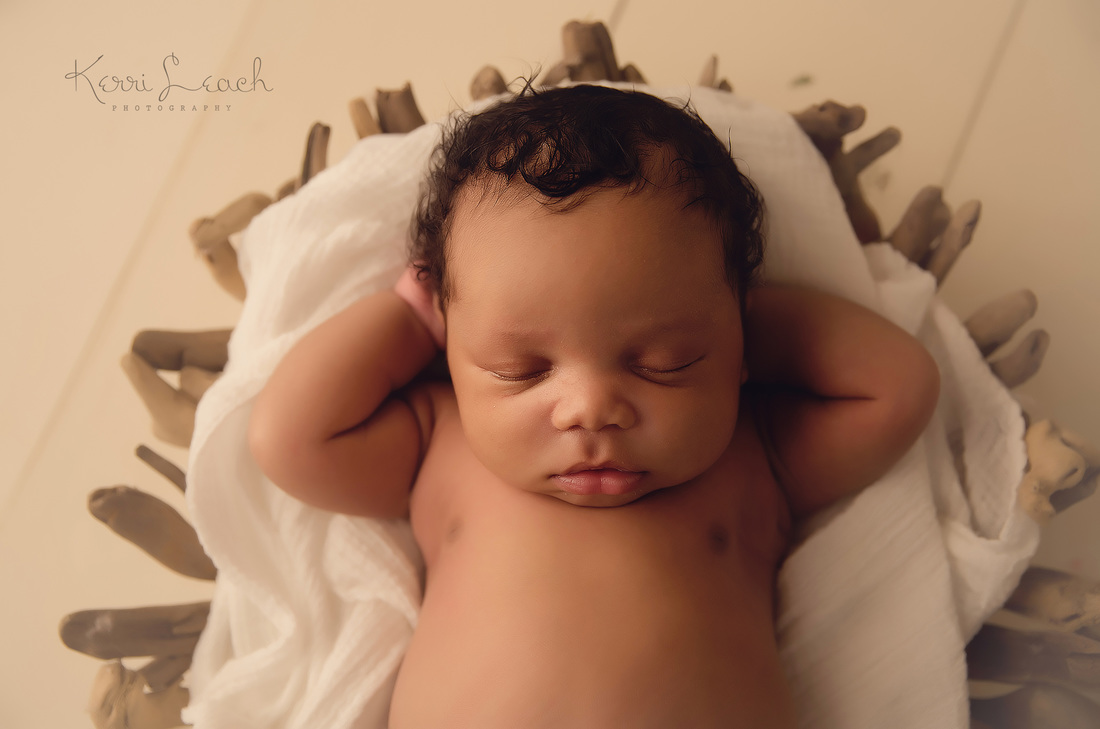 Kerri Leach Photography-Evansville IN newborn photographer-Newborn poses-Newborn pose ideas