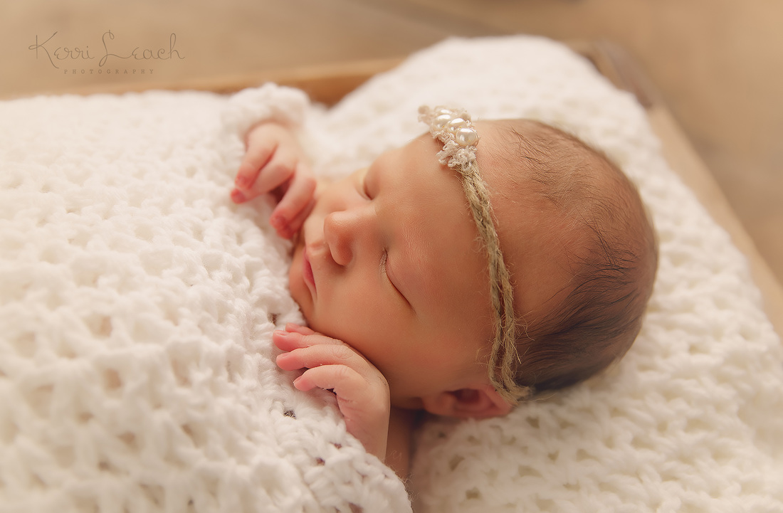 Kerri Leach Photography | Newborn photographer Evansville | Indiana newborn photographer | Evansville newborn photography
