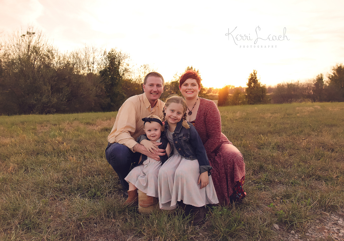 Kerri Leach Photography | Family session Evansville, In | Family session | Fall family session | Indiana family photographer