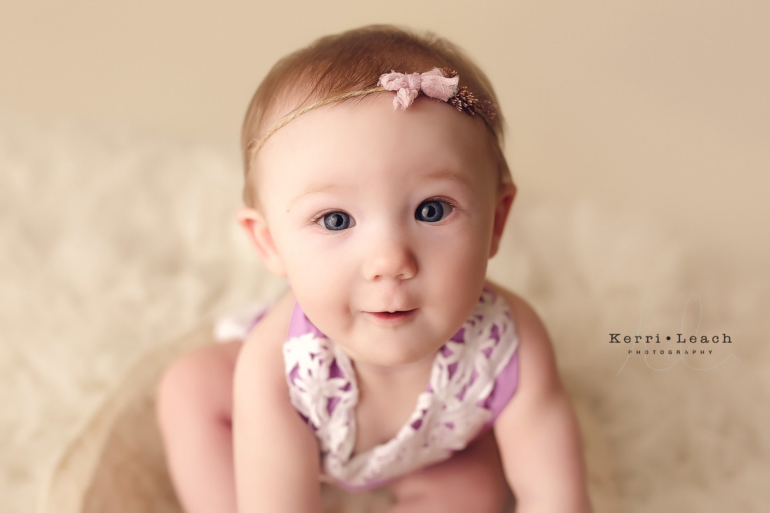 6 month milestone session | Newburgh, IN child photographer | Evansville, IN baby, child photographer | Kerri Leach Photography | Newburgh, IN photography studio