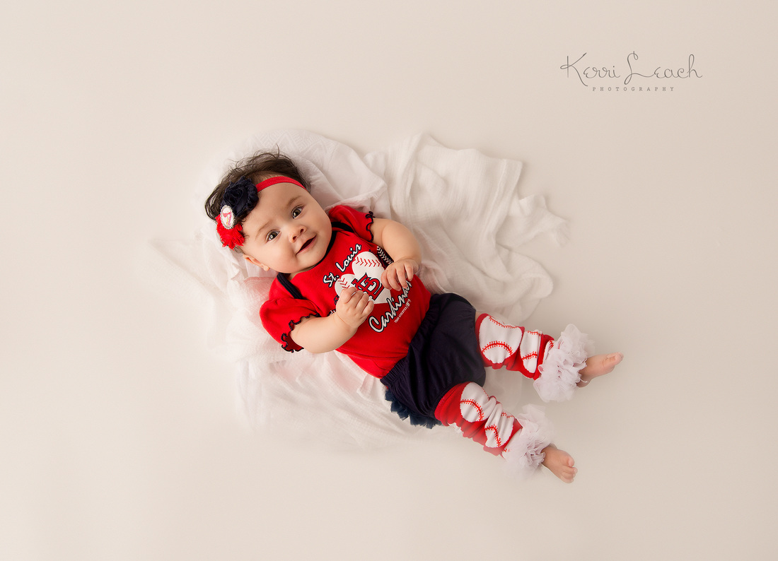 Kerri Leach Photography-Evansville IN newborn, baby and family photographer-Milestone session-6 month session